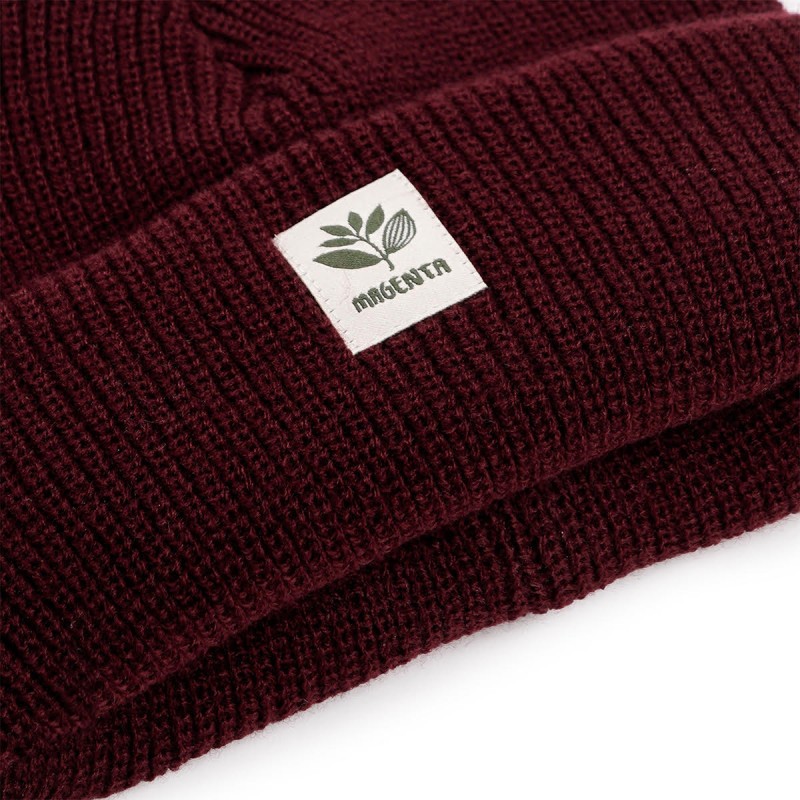 MAGENTA SKATEBOARDS FAM BEANIE