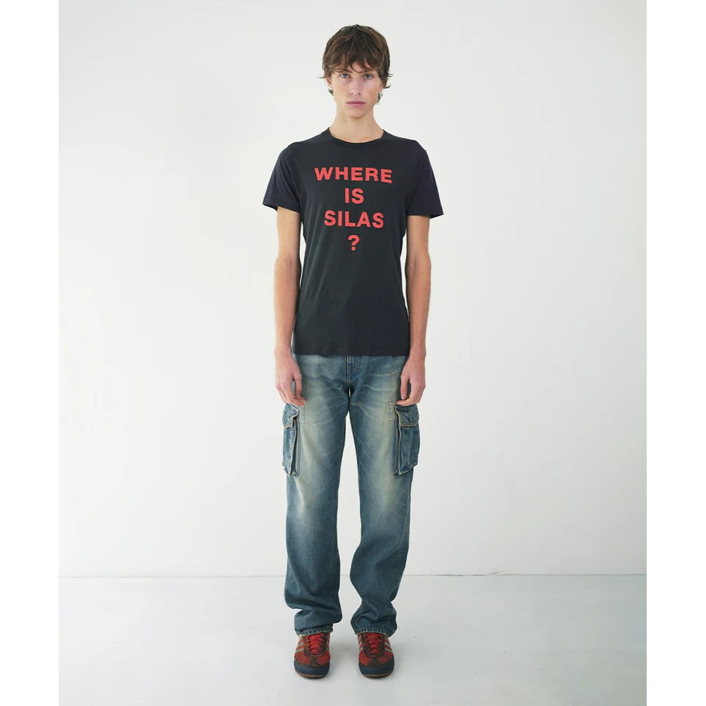 SILAS SLOGAN TEE