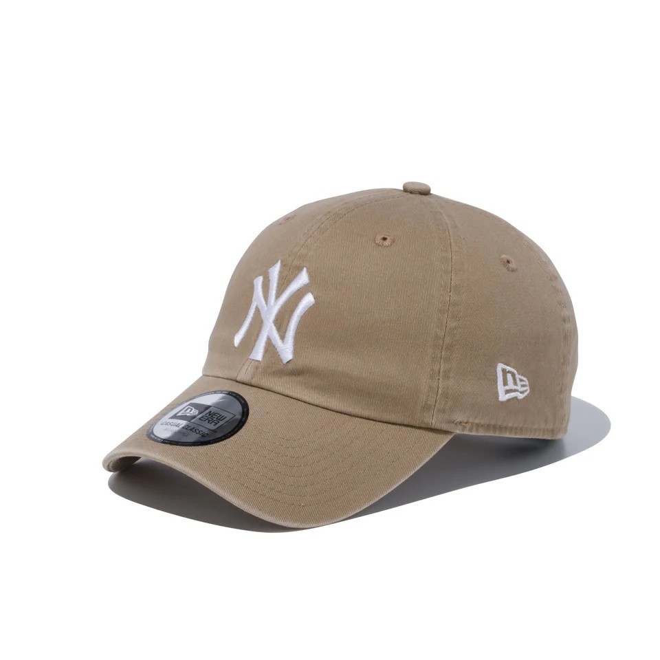 NEW ERA カジュアルクラシック ニューヨーク・ヤンキース カーキ × ホワイト