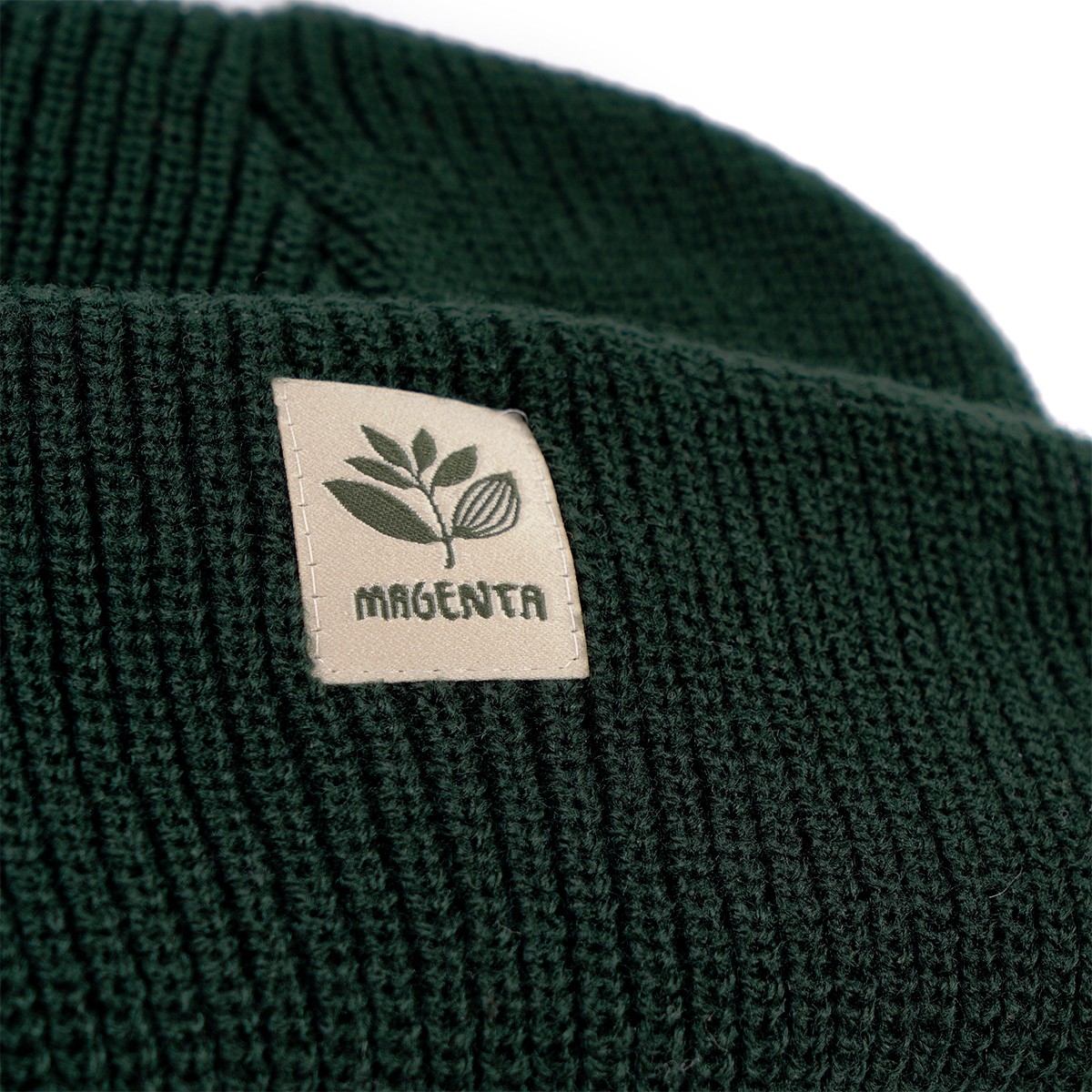 MAGENTA SKATEBOARDS FAM BEANIE