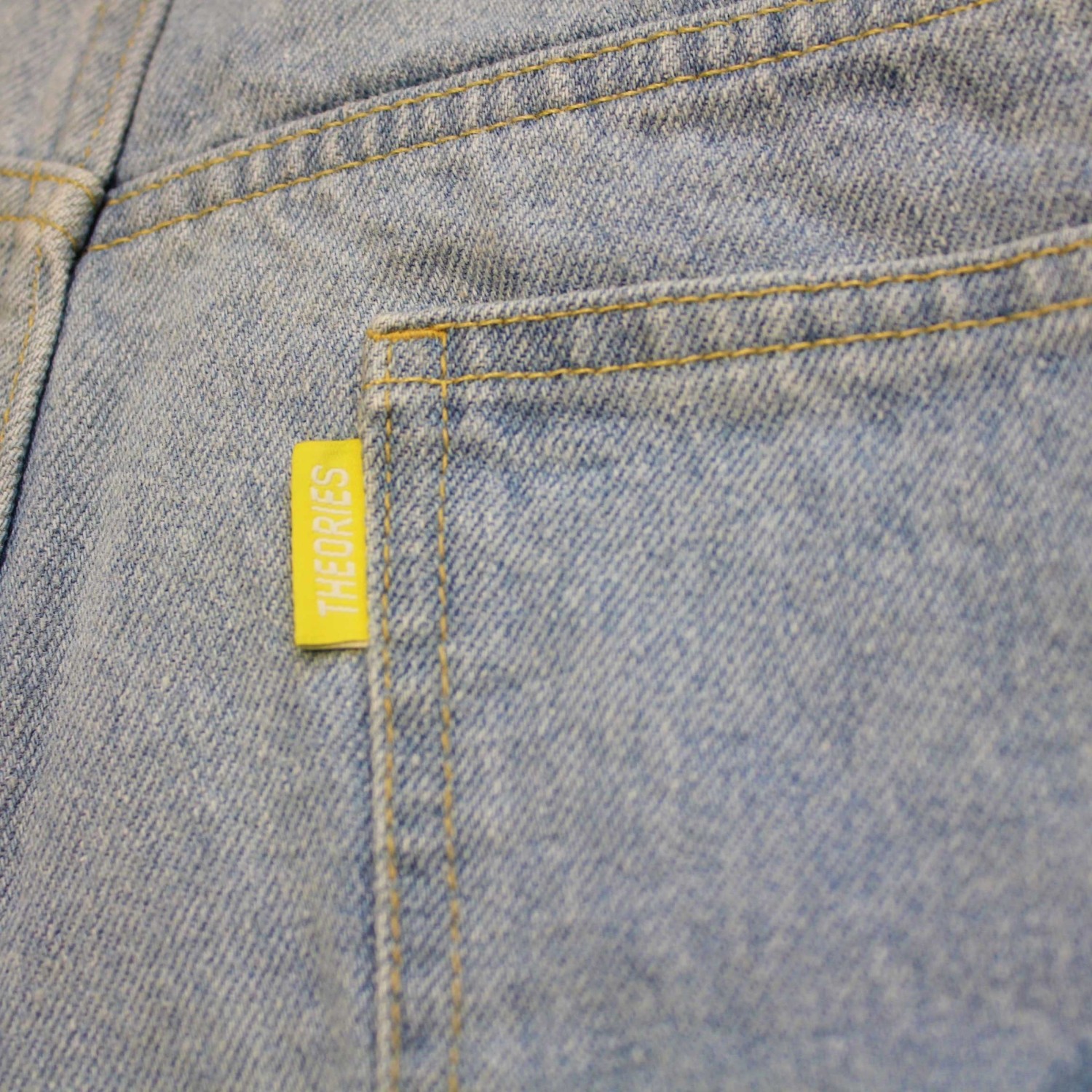 THEORIES PLAZA SHORTS