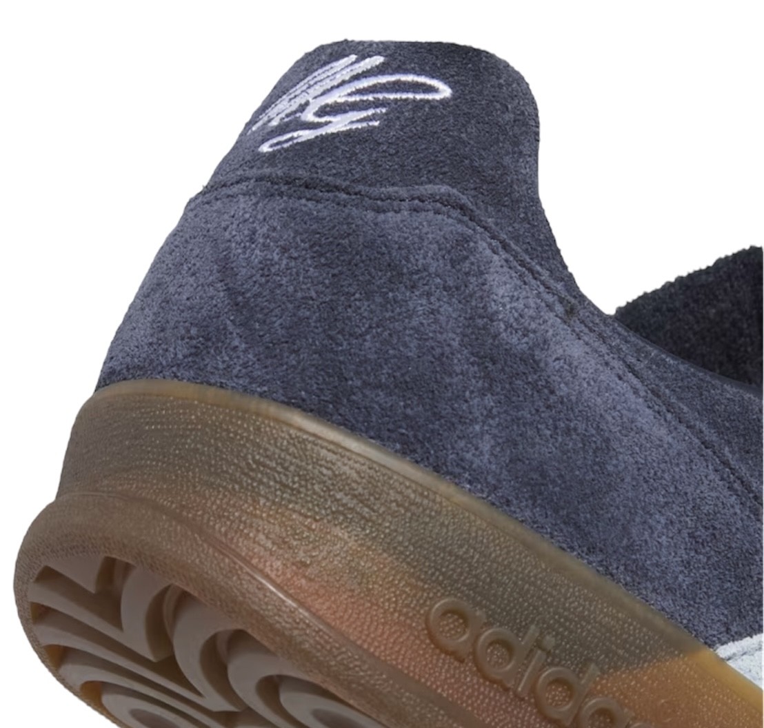 ADIDAS SKATEBOARDIN ALOHA SUPER