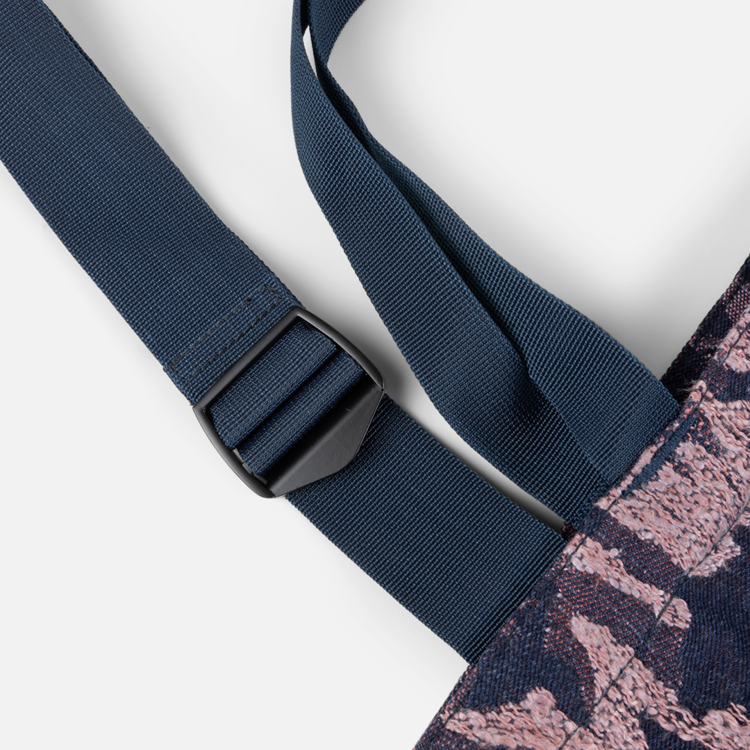 DIME DISTRESSED MESSENGER BAG