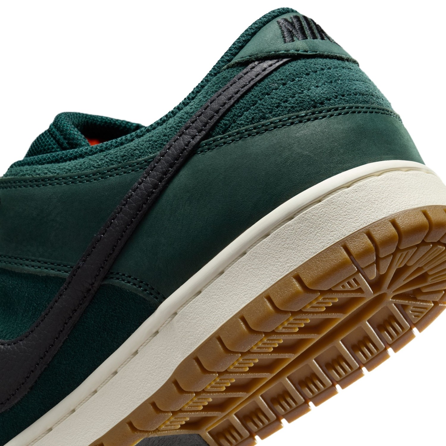 NIKE SB “ORANGE LABEL” DUNK LOW PRO ISO “DEEP FIR”
