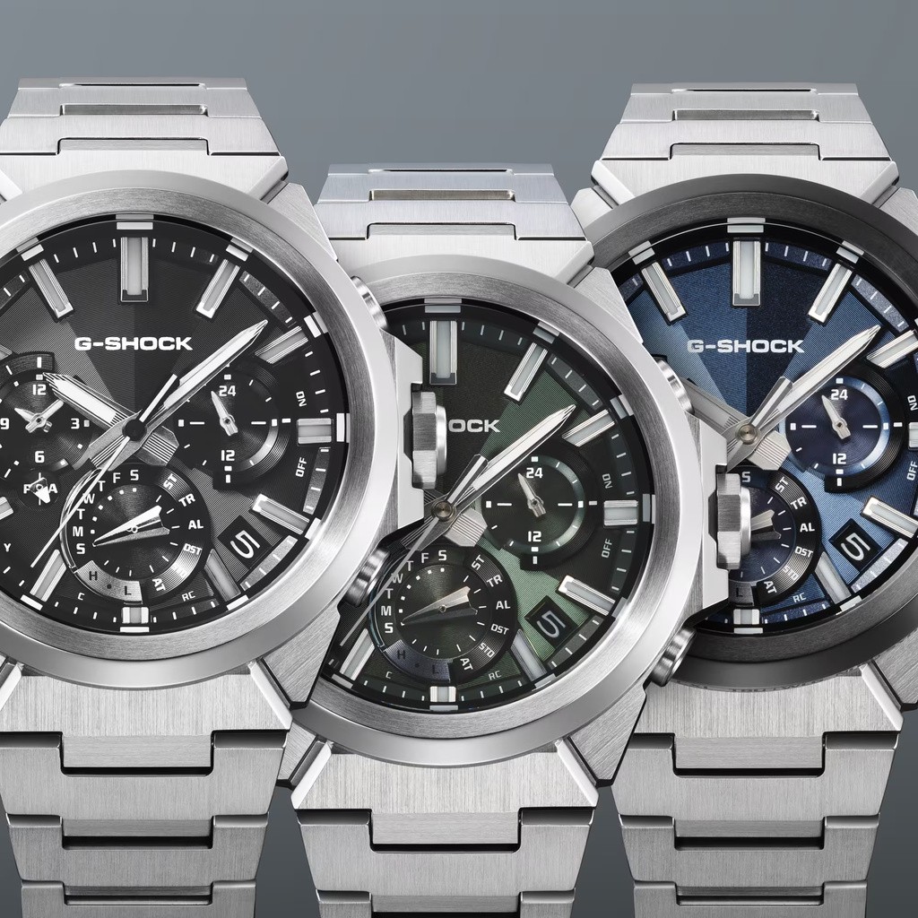 G-SHOCK GST-W1000AD-2AJ