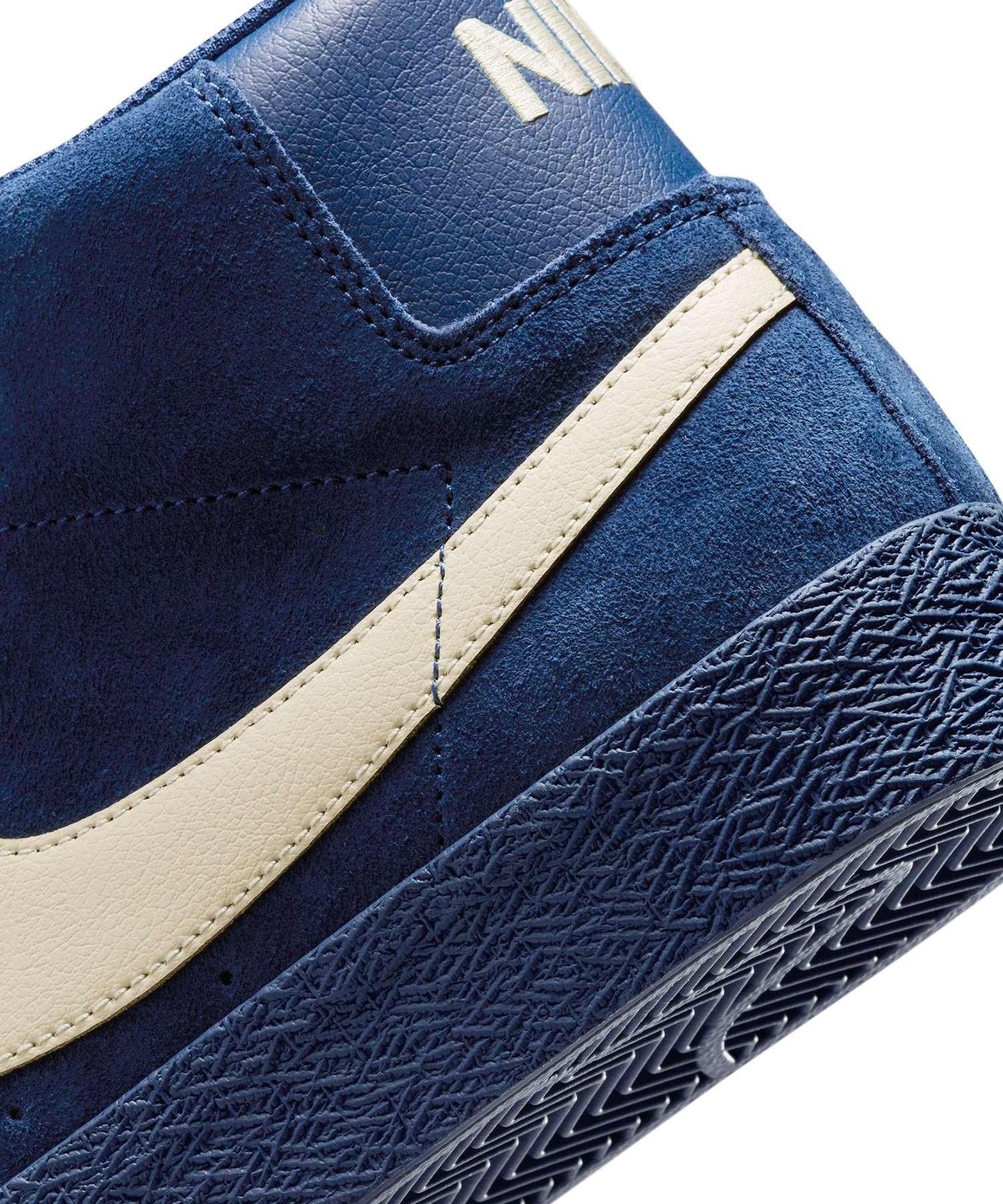 NIKE SB ZOOM BLAZER MID