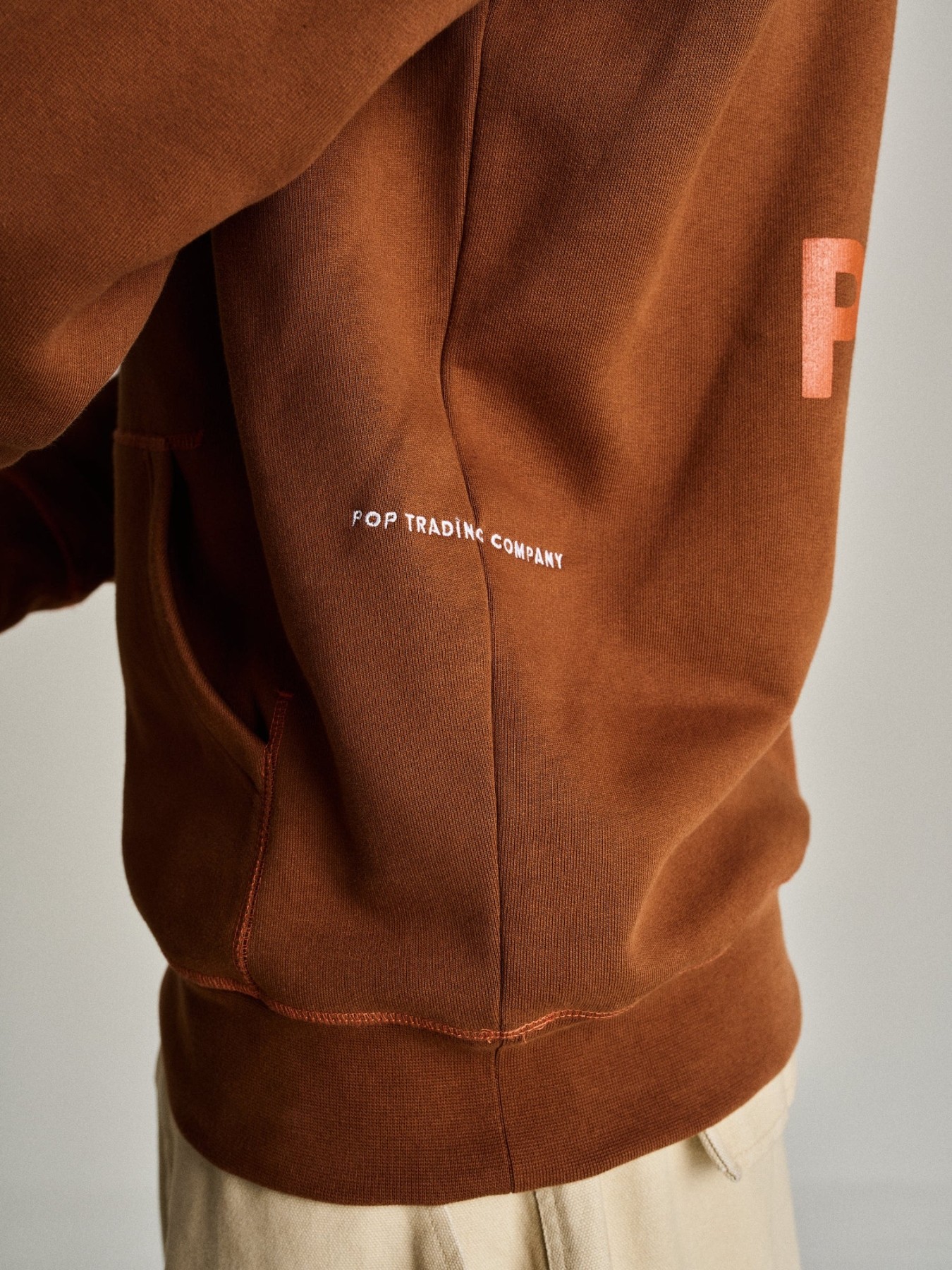POP TRADING COMPANY LOGO HOODED SWEAT