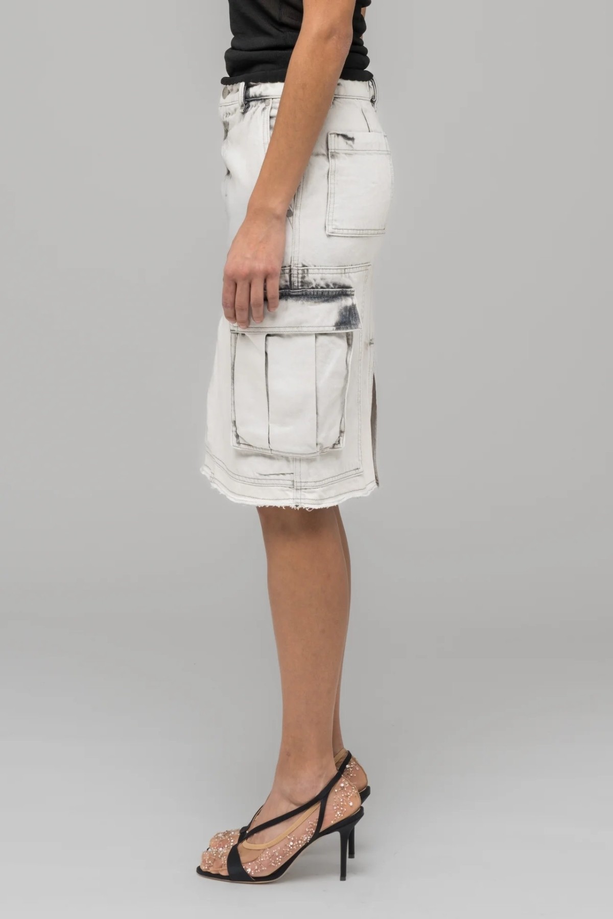 032C MY OWN MIND FRAYED DENIM SKIRT