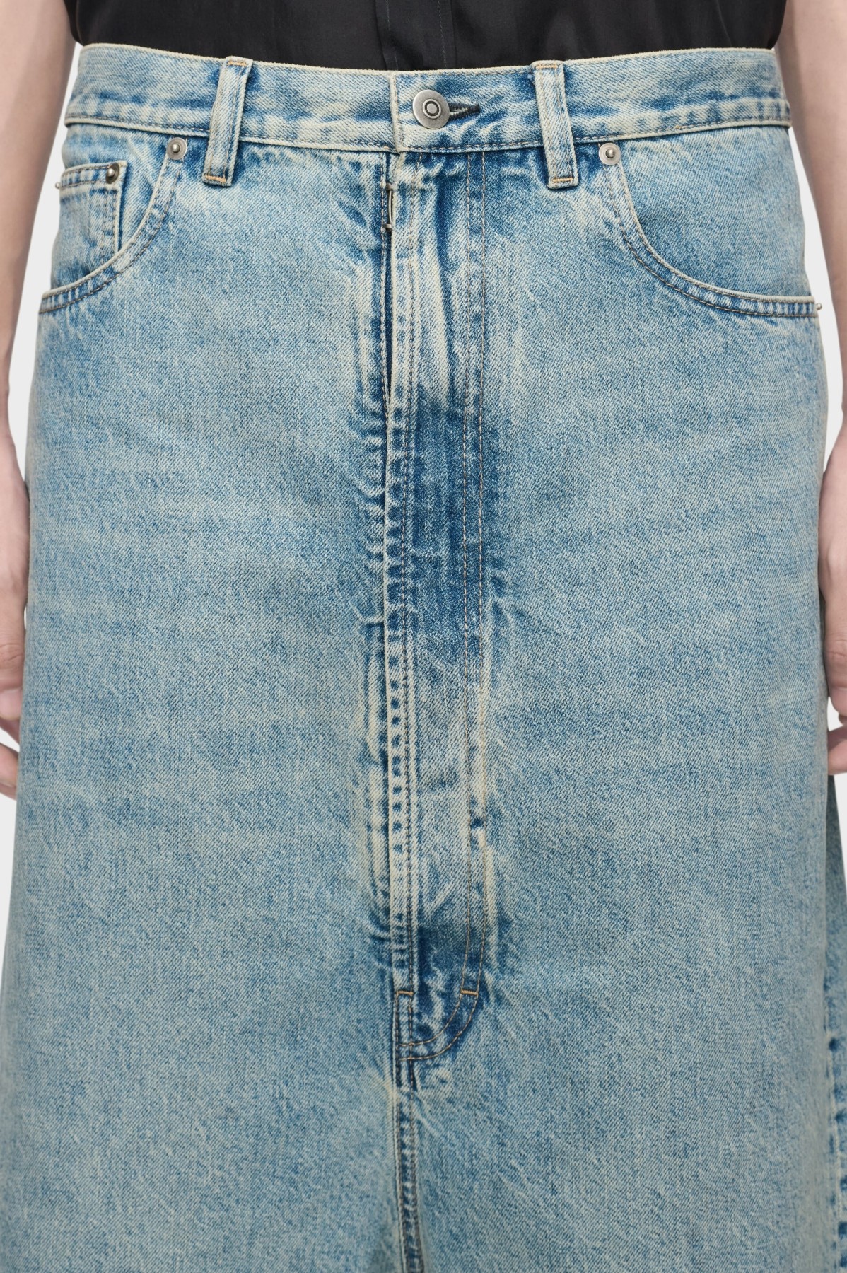 Maison Margiela DROPPED-RISE DENIM SHORT