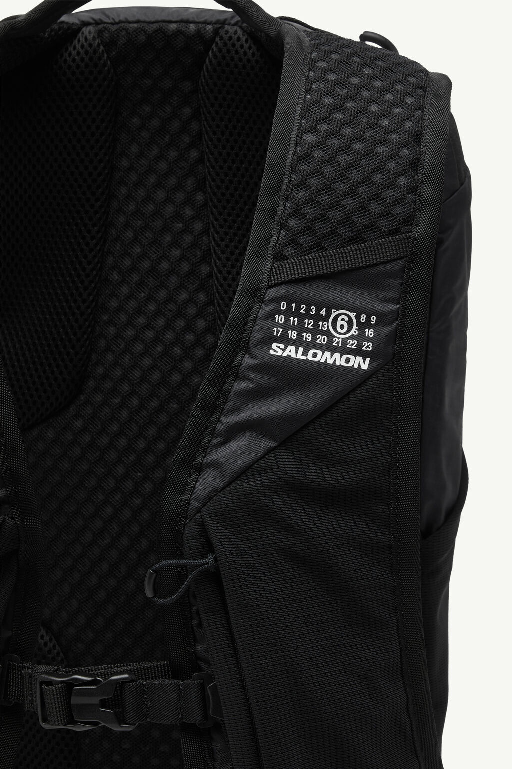 MM6 SALOMON XT-15 BAGPACK