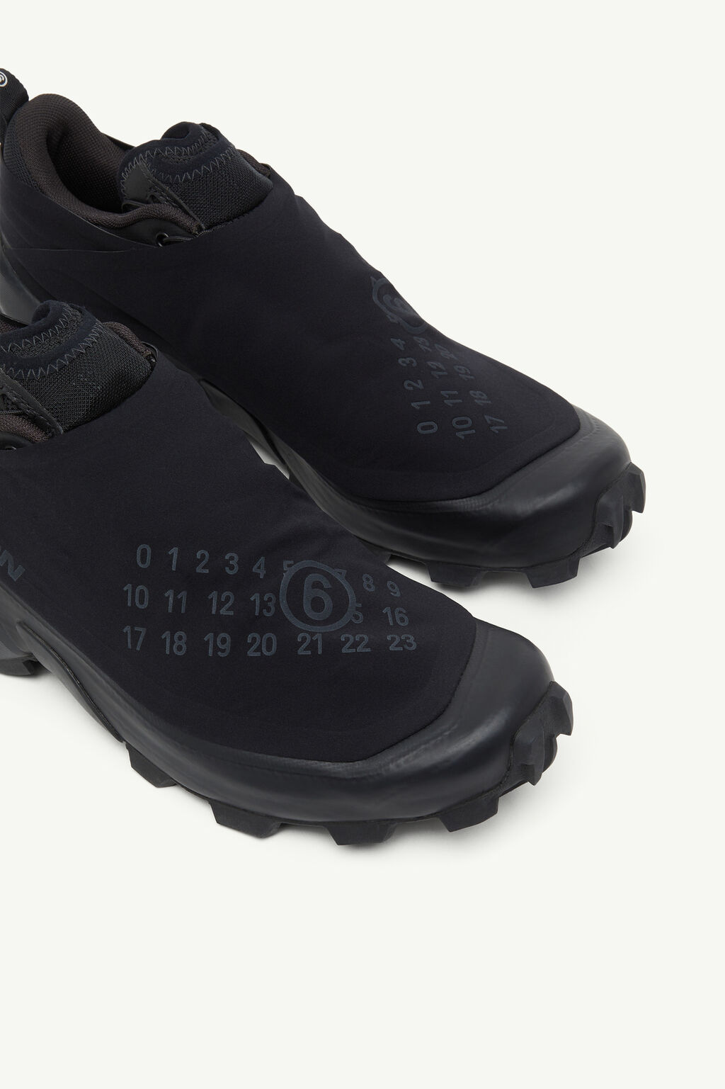 MM6 SALOMON CRASS DUST