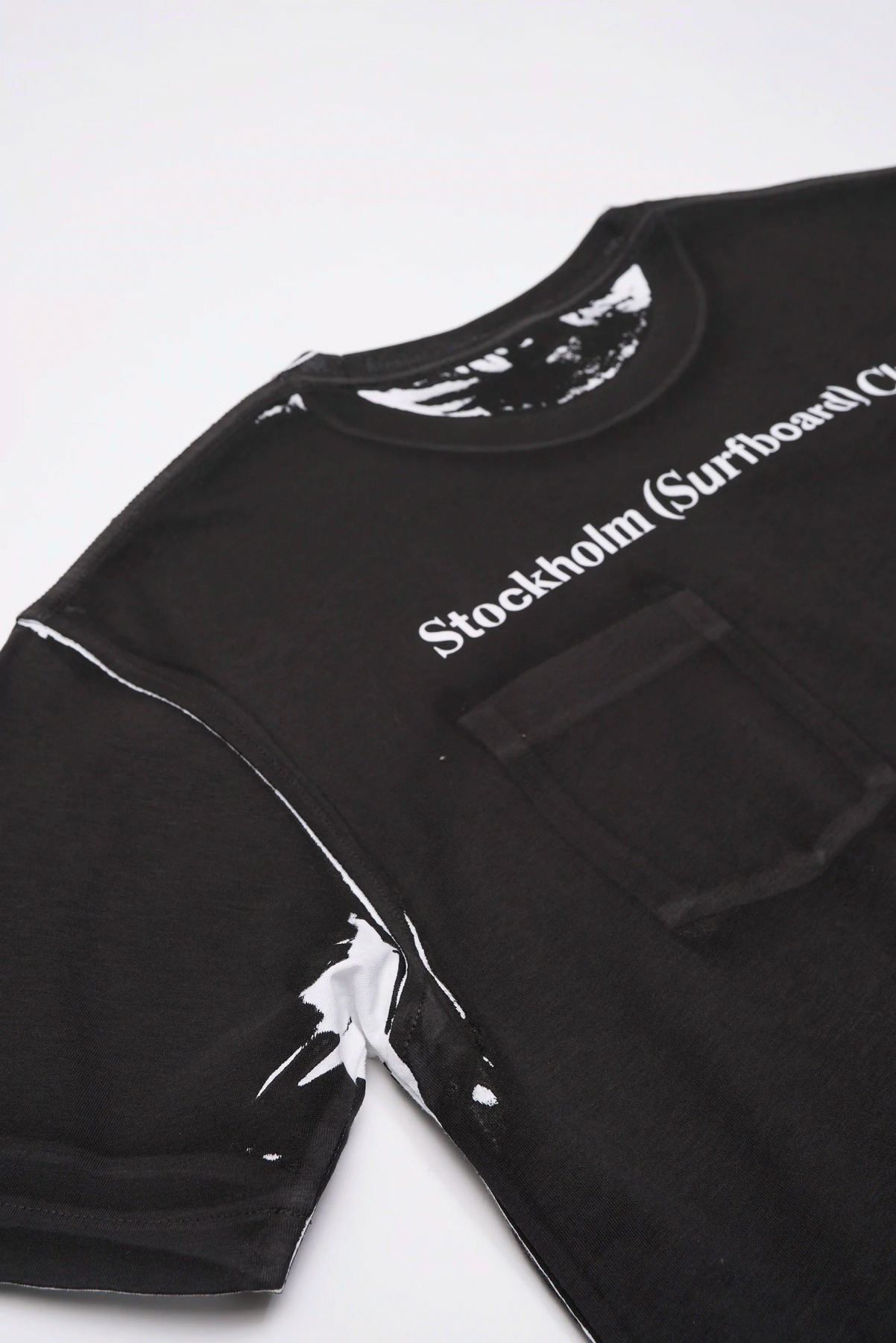 STOCKHOLM SURFBORD CLUB PRINTED POCKET TEE